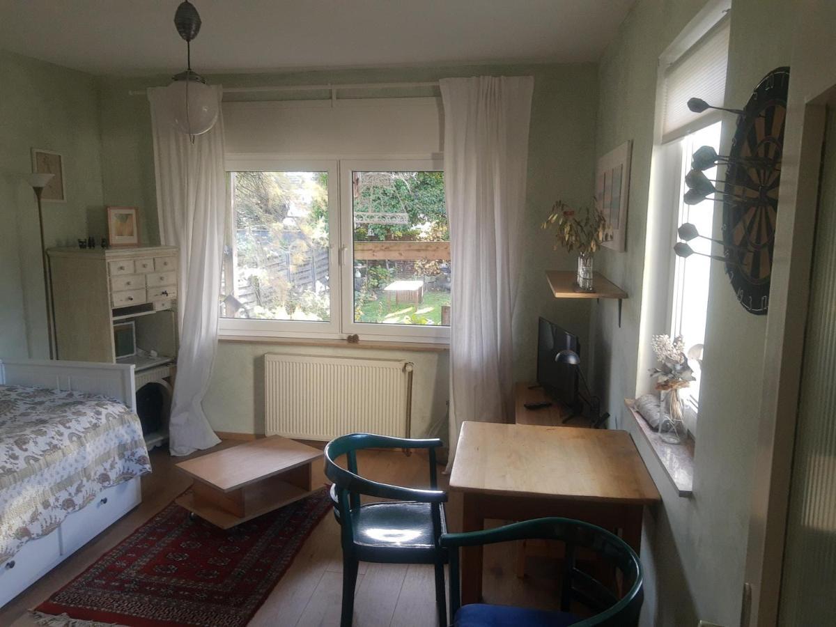 קלן Gartenzimmer Mit Strassenbahn Zu Dom Und Messe מראה חיצוני תמונה