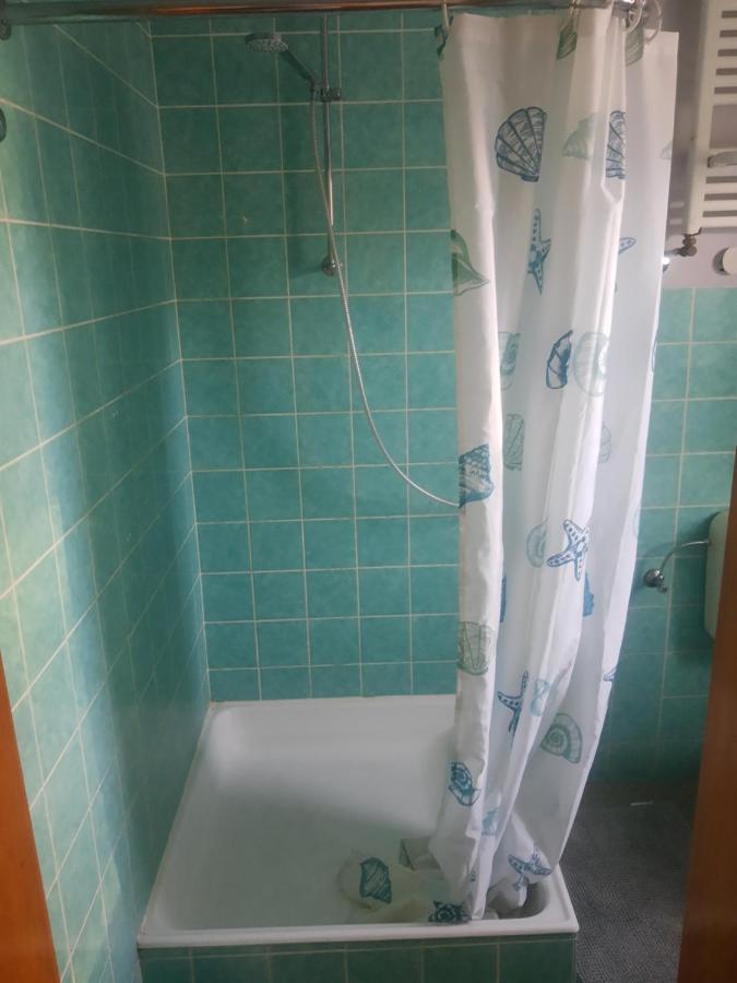 קלן Gartenzimmer Mit Strassenbahn Zu Dom Und Messe מראה חיצוני תמונה